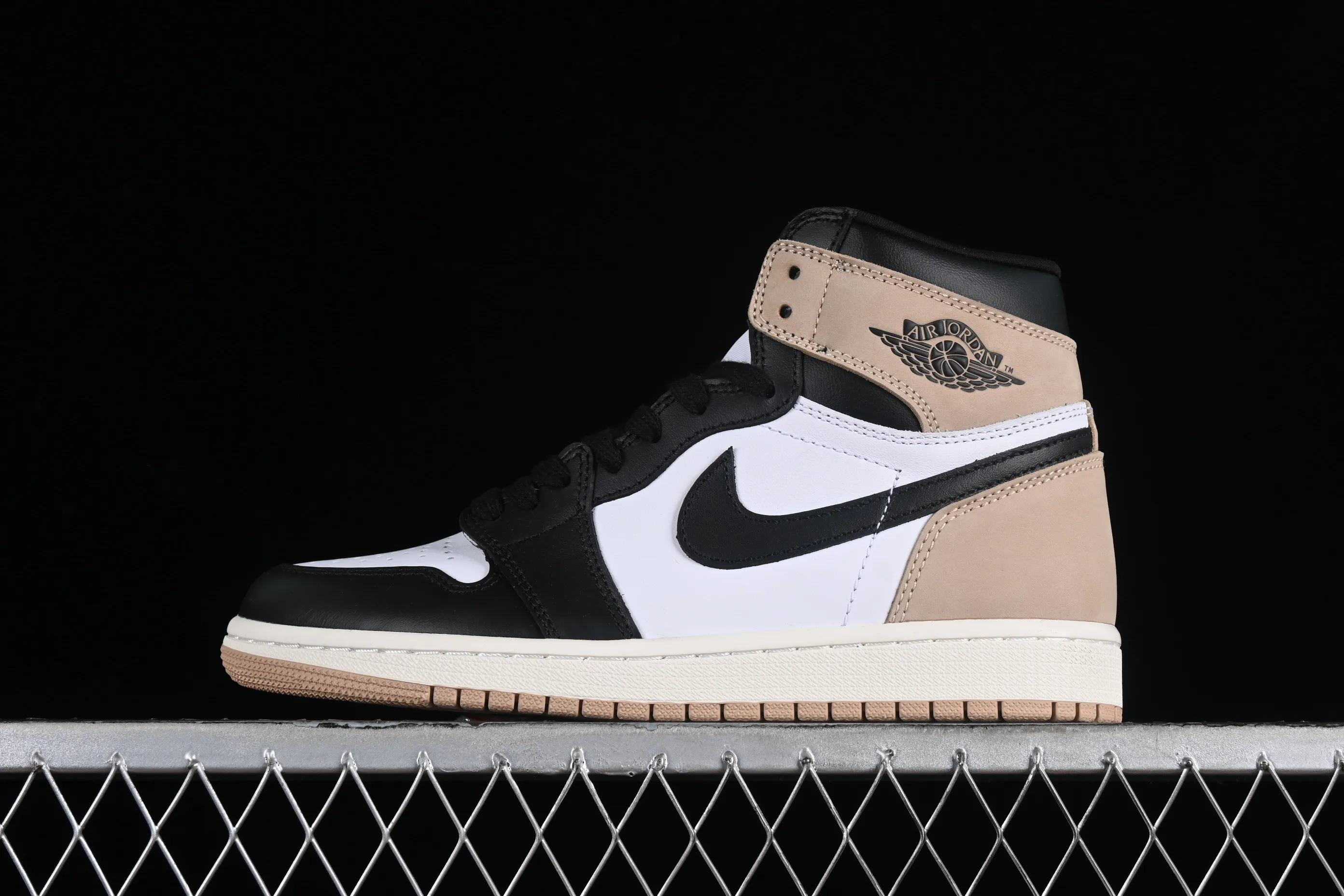 All Categories Air Jordan Jordan Series Basketball Shoes Air Jordan 1 High Air Jordan 1 High OG "Latte" AJ1 Joe 1 Latte Coffee Small Fresh Color High Top Basketball Shoes FD2596-021